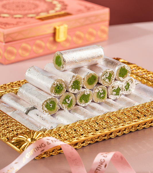 Kaju Pista Roll